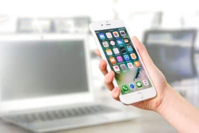 Un choque de titanes en el mundo de los smartphones económicos, Samsung Galaxy A30 vs. Apple iPhone 7