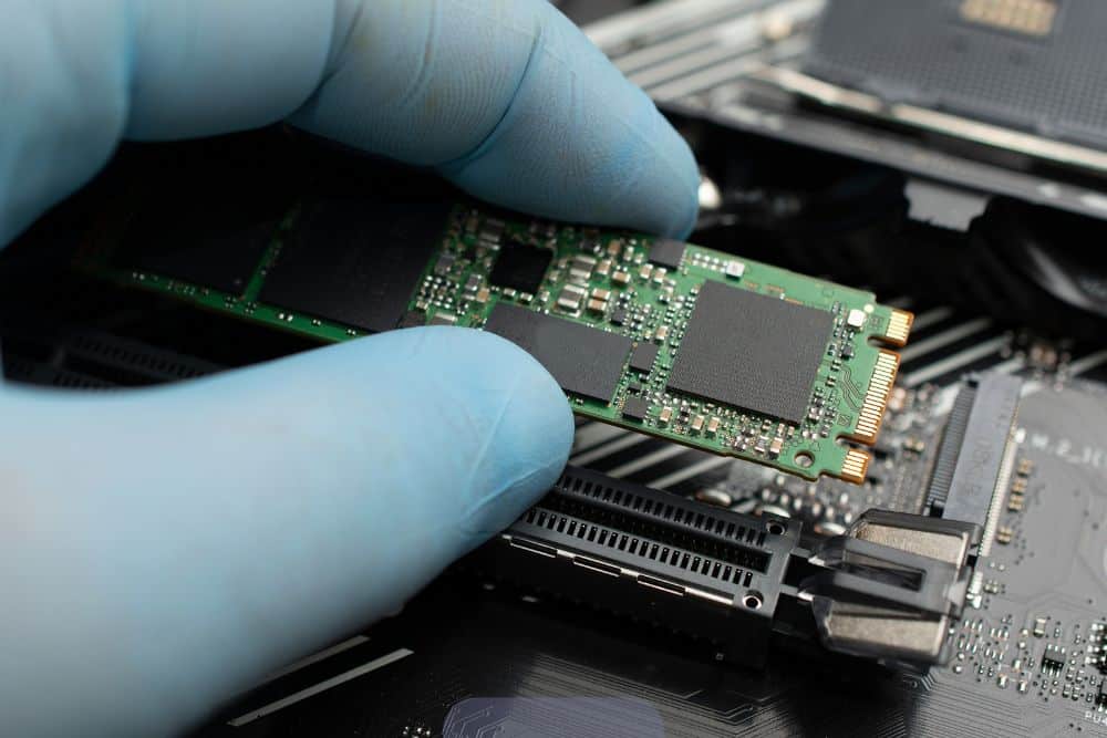 es un SSD o un HDD