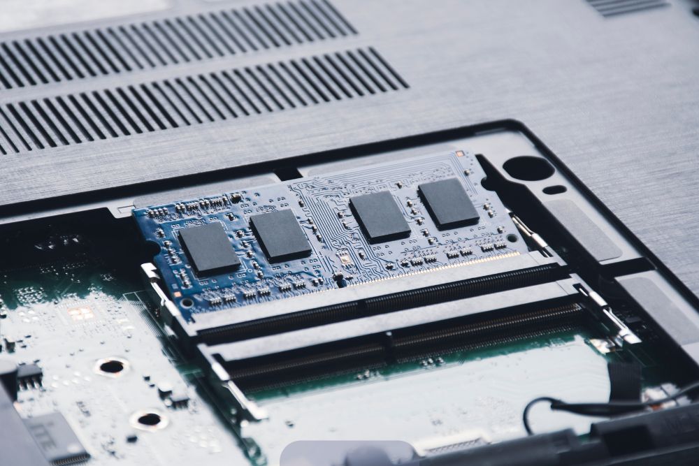 ampliar la memoria RAM de tu portátil de forma segura