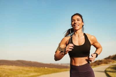 Fortalecer con propósito: guía de suplementos para mujeres que buscan masa muscular