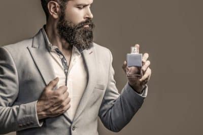 Perfumes con feromonas para hombres que encienden el deseo y dejan huella