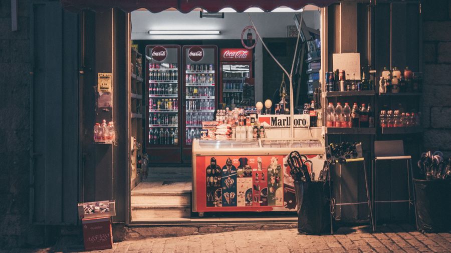 Neveras para bebidas en tienda colombiana
