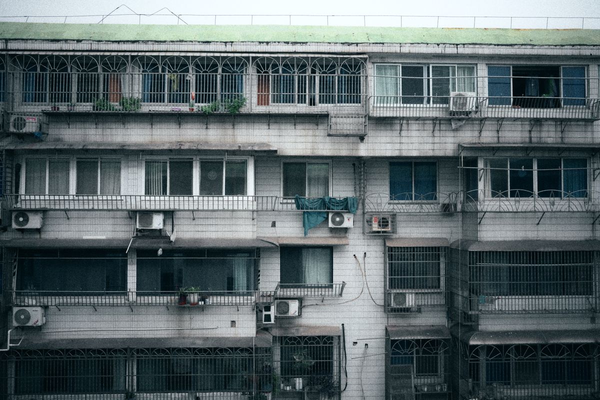 Unidades de aire acondicionado en edificio residencial