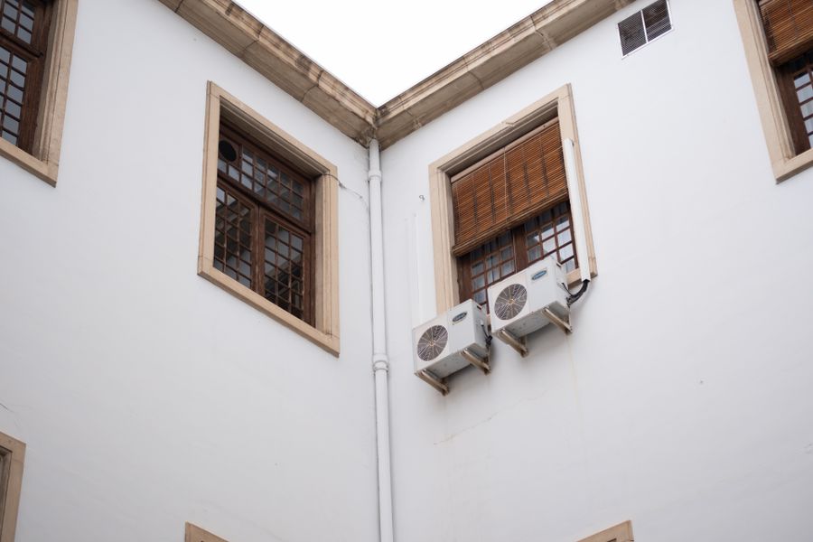 Unidades de aire acondicionado multisplit en fachada
